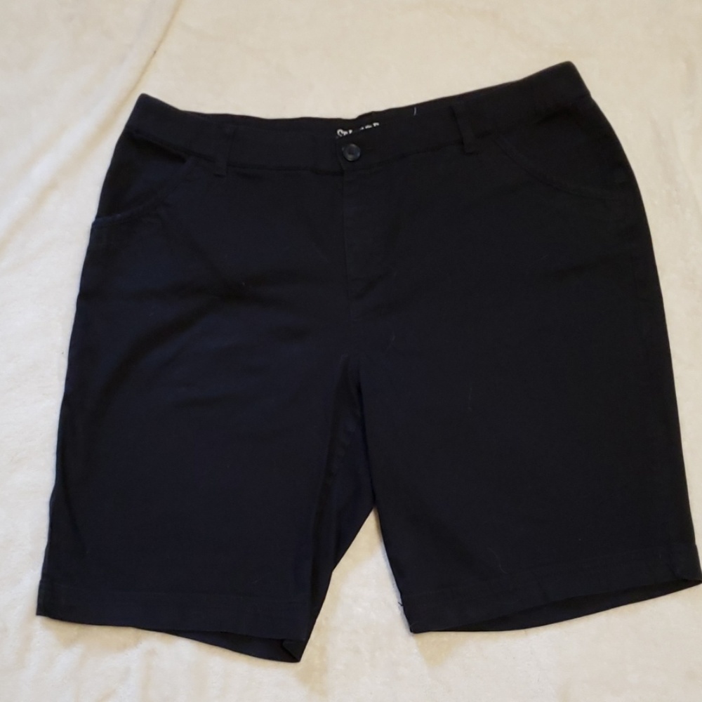 St John's bay black Bermuda short plus size 20